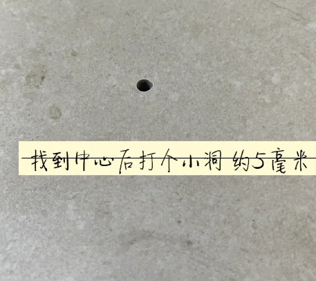 龙井瓷砖空鼓维修公司专业解答在瓷砖铺贴过程中，如果砂料搅拌不均匀，将会带来以下问题